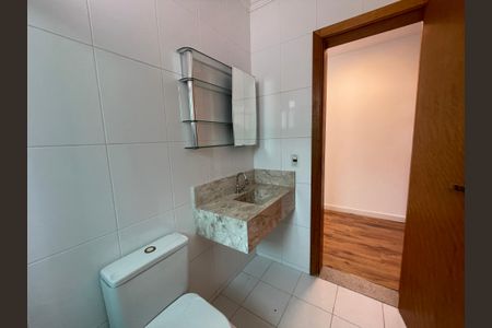 Casa de condomínio para alugar com 373m², 5 quartos e 4 vagasBanheiro da Suíte 2