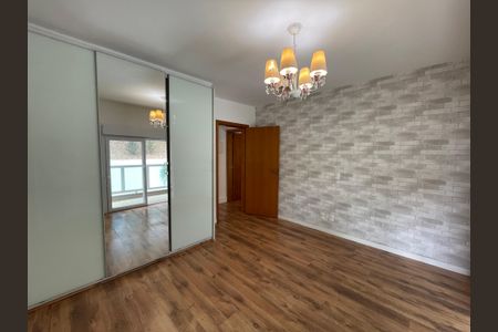 Casa de condomínio para alugar com 373m², 5 quartos e 4 vagasSuíte 3