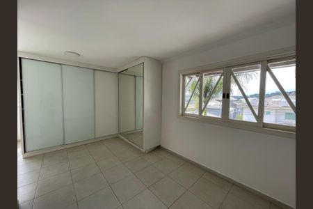 Casa de condomínio para alugar com 373m², 5 quartos e 4 vagasSuíte 5
