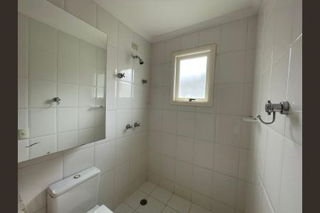 Casa de condomínio para alugar com 373m², 5 quartos e 4 vagasBanheiro da Suíte 4