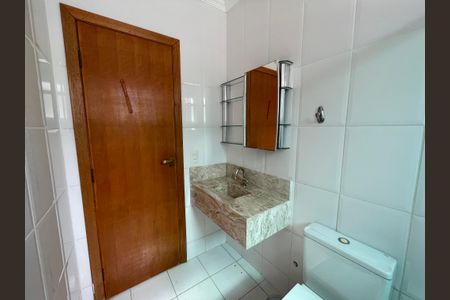 Casa de condomínio para alugar com 373m², 5 quartos e 4 vagasBanheiro da Suíte 3