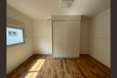 Casa de condomínio para alugar com 373m², 5 quartos e 4 vagasSuíte 5