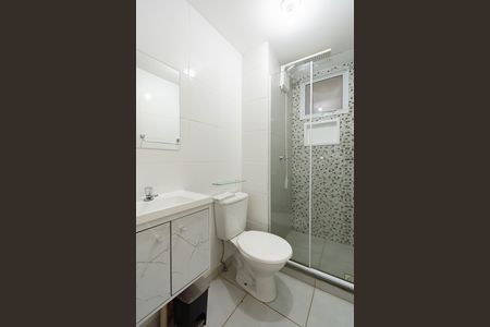 Banheiro social de apartamento à venda com 2 quartos, 44m² em Centro, Canoas