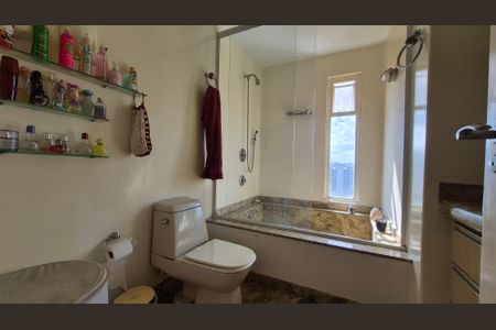 Apartamento para alugar com 192m², 4 quartos e 2 vagas Apartamento para alugar com 192m², 4 quartos e 2 vagasBanheiro Social