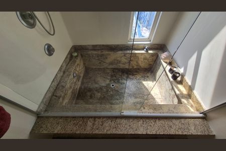 Apartamento para alugar com 192m², 4 quartos e 2 vagas Apartamento para alugar com 192m², 4 quartos e 2 vagasBanheiro Social