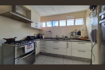 Apartamento para alugar com 192m², 4 quartos e 2 vagas Apartamento para alugar com 192m², 4 quartos e 2 vagasCozinha