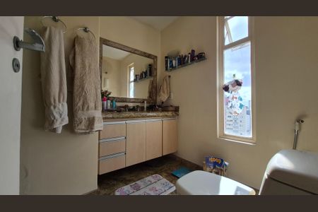 Apartamento para alugar com 192m², 4 quartos e 2 vagas Apartamento para alugar com 192m², 4 quartos e 2 vagasBanheiro/Suite