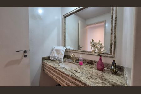 Apartamento para alugar com 192m², 4 quartos e 2 vagas Apartamento para alugar com 192m², 4 quartos e 2 vagasBanheiro Social