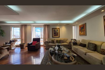 Apartamento para alugar com 192m², 4 quartos e 2 vagas Apartamento para alugar com 192m², 4 quartos e 2 vagasSala