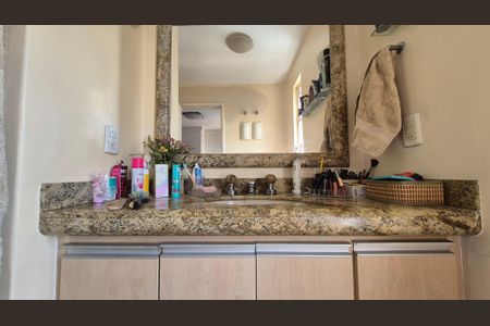 Apartamento para alugar com 192m², 4 quartos e 2 vagas Apartamento para alugar com 192m², 4 quartos e 2 vagasBanheiro/Suite