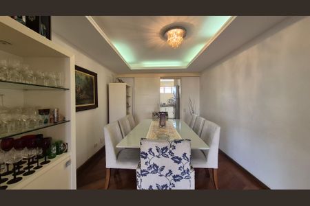 Apartamento para alugar com 192m², 4 quartos e 2 vagas Apartamento para alugar com 192m², 4 quartos e 2 vagasSala