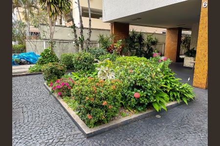 Apartamento à venda com 78m², 2 quartos e 1 vaga Apartamento à venda com 78m², 2 quartos e 1 vagaFachada