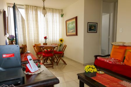 Apartamento à venda com 78m², 2 quartos e 1 vaga Apartamento à venda com 78m², 2 quartos e 1 vagaSala