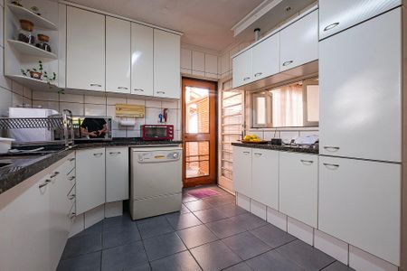 Casa à venda com 250m², 3 quartos e 3 vagasCozinha