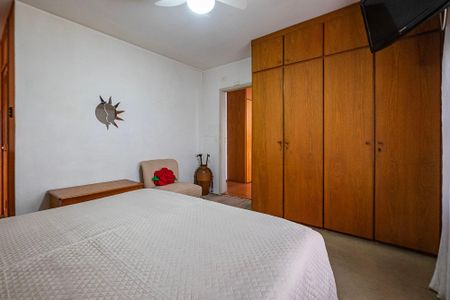 Casa à venda com 250m², 3 quartos e 3 vagasSuíte