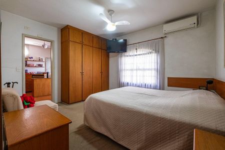 Casa à venda com 250m², 3 quartos e 3 vagasSuíte