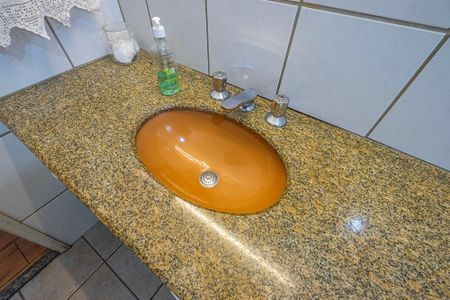 Casa à venda com 250m², 3 quartos e 3 vagasBanheiro Social