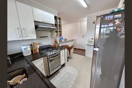 Apartamento à venda com 75m², 2 quartos e 1 vaga Apartamento à venda com 75m², 2 quartos e 1 vagaCozinha