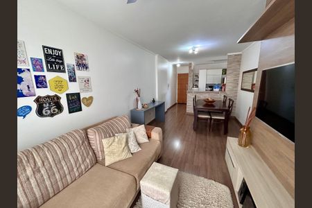 Apartamento à venda com 75m², 2 quartos e 1 vaga Apartamento à venda com 75m², 2 quartos e 1 vagaSala