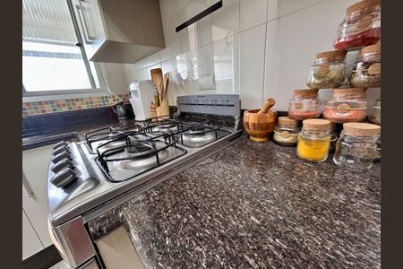 Apartamento à venda com 75m², 2 quartos e 1 vaga Apartamento à venda com 75m², 2 quartos e 1 vagaCozinha