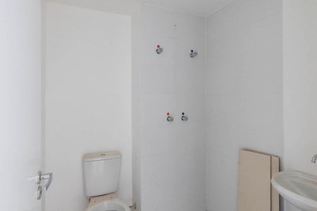 Banheiro de apartamento para alugar com 1 quarto, 25m² em República, São Paulo