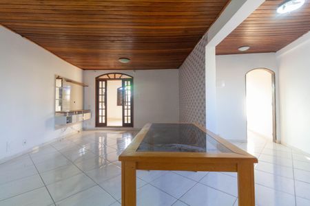 Sala de casa de condomínio para alugar com 2 quartos, 130m² em Vila Carrão, São Paulo