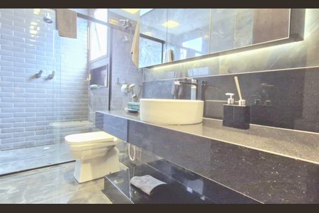 Casa de condomínio para alugar com 363m², 5 quartos e 5 vagasBanheiro da Suíte 3