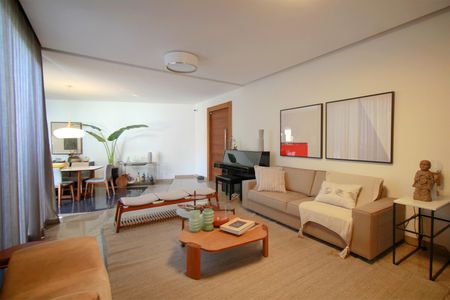 Sala de casa à venda com 3 quartos, 360m² em Santa Lúcia, Belo Horizonte