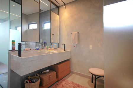 Casa à venda com 360m², 3 quartos e 3 vagasBanheiro da Suíte 1