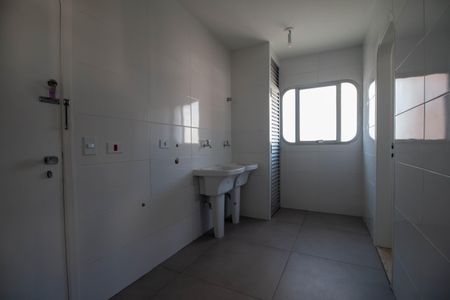 Apartamento para alugar com 180m², 4 quartos e 3 vagas Apartamento para alugar com 180m², 4 quartos e 3 vagasLavanderia