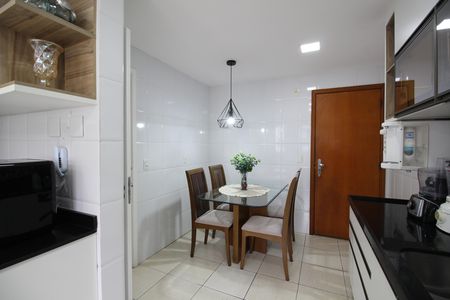 Apartamento para alugar com 156m², 3 quartos e 2 vagasCozinha