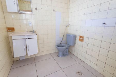 Casa à venda com 160m², 3 quartos e 2 vagasCasa 1 - banheiro 