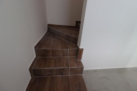 Apartamento à venda com 80m², 2 quartos e 1 vagaEscada