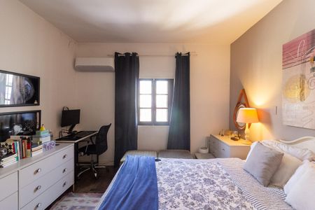 Casa à venda com 360m², 5 quartos e 3 vagas Casa à venda com 360m², 5 quartos e 3 vagasQuarto 2