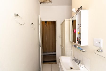 Casa à venda com 360m², 5 quartos e 3 vagas Casa à venda com 360m², 5 quartos e 3 vagasBanheiro Social
