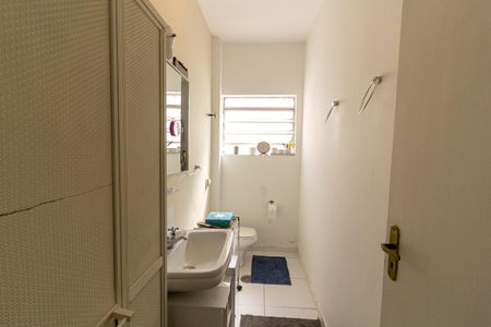 Casa à venda com 360m², 5 quartos e 3 vagas Casa à venda com 360m², 5 quartos e 3 vagasBanheiro Social