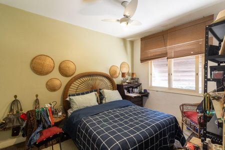 Casa à venda com 360m², 5 quartos e 3 vagas Casa à venda com 360m², 5 quartos e 3 vagasSuíte