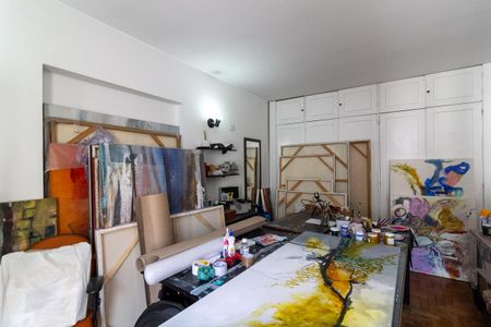 Casa à venda com 360m², 5 quartos e 3 vagas Casa à venda com 360m², 5 quartos e 3 vagasQuarto 1