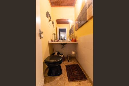 Casa à venda com 360m², 5 quartos e 3 vagas Casa à venda com 360m², 5 quartos e 3 vagasLavabo