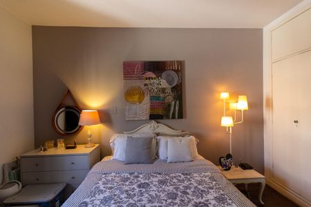 Casa à venda com 360m², 5 quartos e 3 vagas Casa à venda com 360m², 5 quartos e 3 vagasQuarto 2