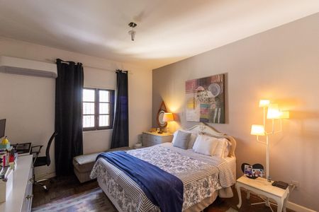 Casa à venda com 360m², 5 quartos e 3 vagas Casa à venda com 360m², 5 quartos e 3 vagasQuarto 2