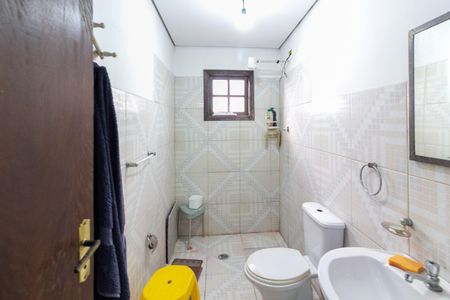 Casa à venda com 360m², 5 quartos e 3 vagas Casa à venda com 360m², 5 quartos e 3 vagasEdícula - Banheiro da Suíte 2