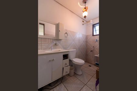 Casa à venda com 360m², 5 quartos e 3 vagas Casa à venda com 360m², 5 quartos e 3 vagasEdícula - Banheiro da Suíte 1