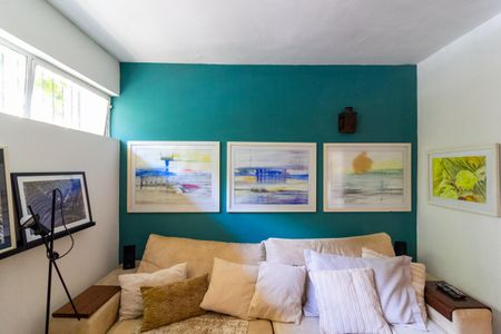 Casa à venda com 360m², 5 quartos e 3 vagas Casa à venda com 360m², 5 quartos e 3 vagasSala de Tv