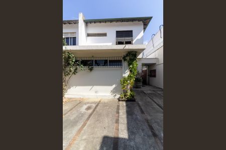Casa à venda com 360m², 5 quartos e 3 vagas Casa à venda com 360m², 5 quartos e 3 vagasGaragem