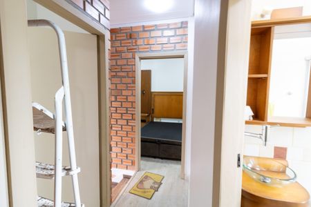 Casa de condomínio para alugar com 80m², 3 quartos e 4 vagas Casa de condomínio para alugar com 80m², 3 quartos e 4 vagasCorredor