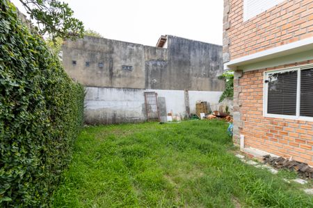 Casa de condomínio para alugar com 80m², 3 quartos e 4 vagas Casa de condomínio para alugar com 80m², 3 quartos e 4 vagasQuintal