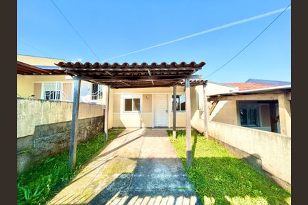 Casa à venda com 54m², 2 quartos e 1 vaga Casa à venda com 54m², 2 quartos e 1 vagaFachada