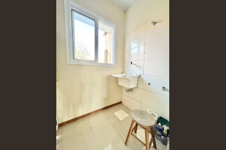 Casa à venda com 54m², 2 quartos e 1 vaga Casa à venda com 54m², 2 quartos e 1 vagaÁrea de Serviço