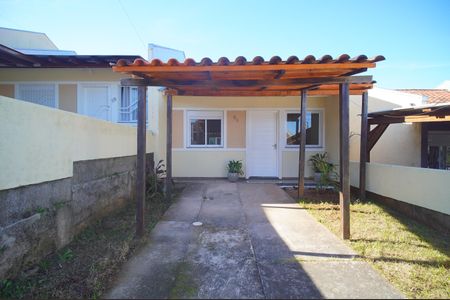 Casa à venda com 54m², 2 quartos e 1 vagaGaragem